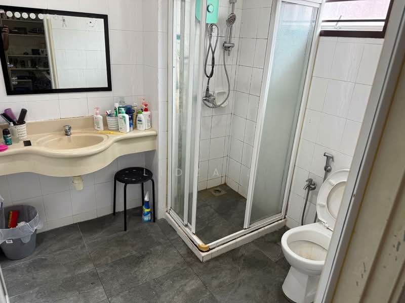 Seksyen U10 untuk Untuk Dijual - RM 850,000, Apr 2026 - Bathroom - PropertyGuru.com.my