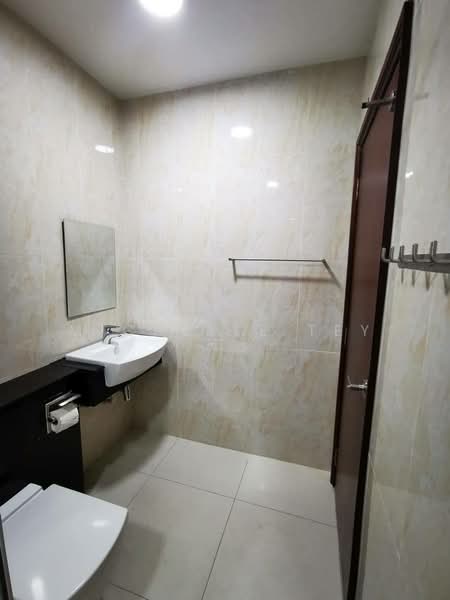 Service Residence for Sale at Paragon Suites @ CIQ - Michelle Tey - Bathroom - PropertyGuru.com.my