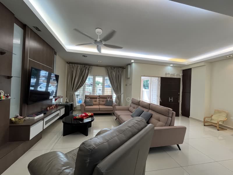 2-storey Terraced House for Rent in Bandar Puteri Puchong (Puchong) - Carrey Chiah - Living Room - PropertyGuru.com.my