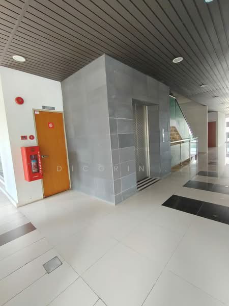 Kedai / Pejabat untuk Dijual di Tanjung Tokong (Penang) - Dicorin . - Unit next to Lift - PropertyGuru.com.my