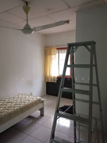 2-storey Terraced House for Sale in Seri Kembangan (Selangor) - Yaw Bon Chai - Bedroom - PropertyGuru.com.my