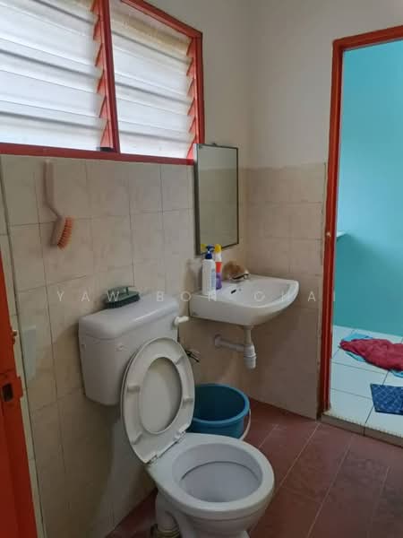 2-storey Terraced House for Sale in Seri Kembangan (Selangor) - Yaw Bon Chai - Bathroom - PropertyGuru.com.my