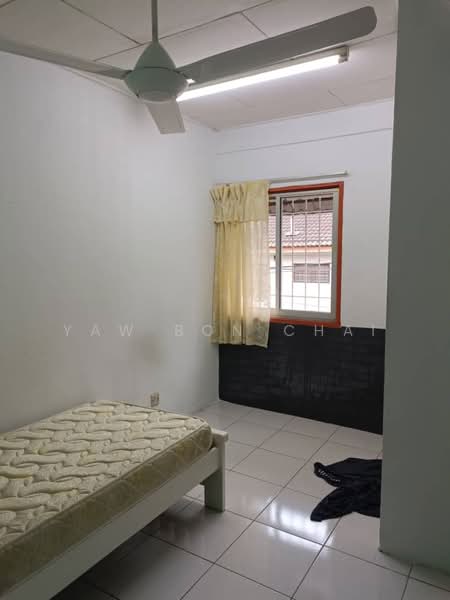 2-storey Terraced House for Sale in Seri Kembangan (Selangor) - Yaw Bon Chai - Bedroom - PropertyGuru.com.my