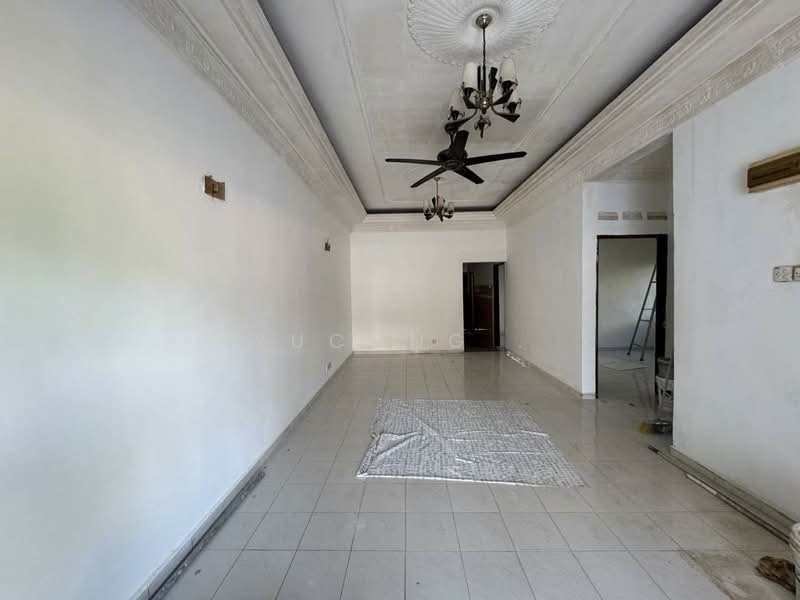 Semi-Detached House for Sale in Taman Ungku Tun Aminah (Skudai) - Yucong . - Living Room - PropertyGuru.com.my
