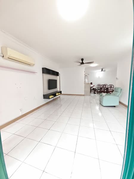 The Straits View Condominium untuk Untuk Disewa - RM 2,000 /bulan, Feb 2026 - Living Room - PropertyGuru.com.my