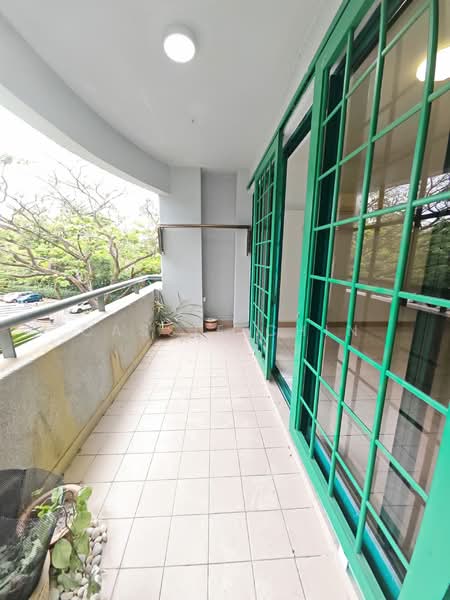 The Straits View Condominium untuk Untuk Disewa - RM 2,000 /bulan, Feb 2026 - Balcony - PropertyGuru.com.my