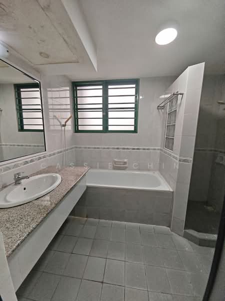 The Straits View Condominium untuk Untuk Disewa - RM 2,000 /bulan, Feb 2026 - Bathroom - PropertyGuru.com.my