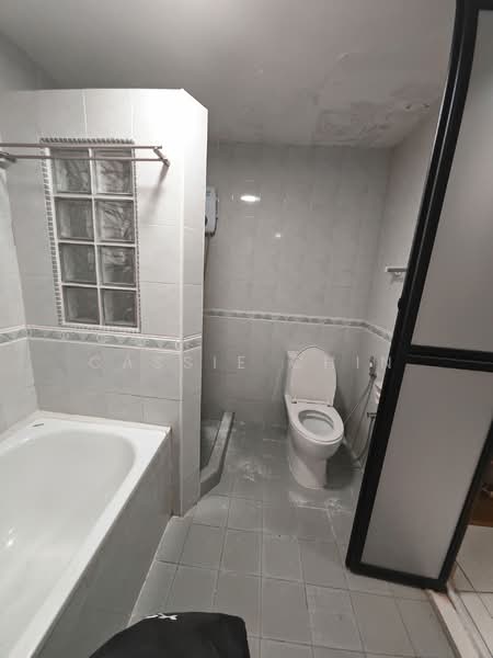 The Straits View Condominium untuk Untuk Disewa - RM 2,000 /bulan, Feb 2026 - Bathroom - PropertyGuru.com.my