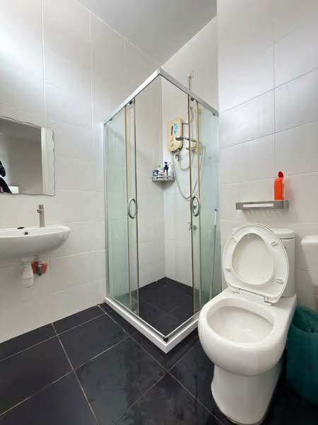 Semi-Detached House for Sale in Setia Tropika (Johor Bahru) - William Tay - Bathroom - PropertyGuru.com.my