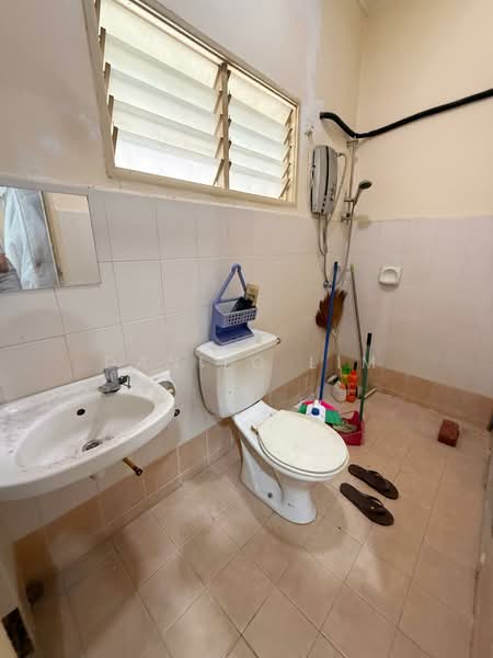2-storey Terraced House for Sale in Alam Damai (Cheras) - Danilo Lim - Bathroom - PropertyGuru.com.my