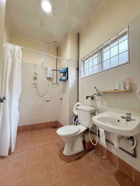 2-storey Terraced House for Sale in Alam Damai (Cheras) - Danilo Lim - Bathroom - PropertyGuru.com.my