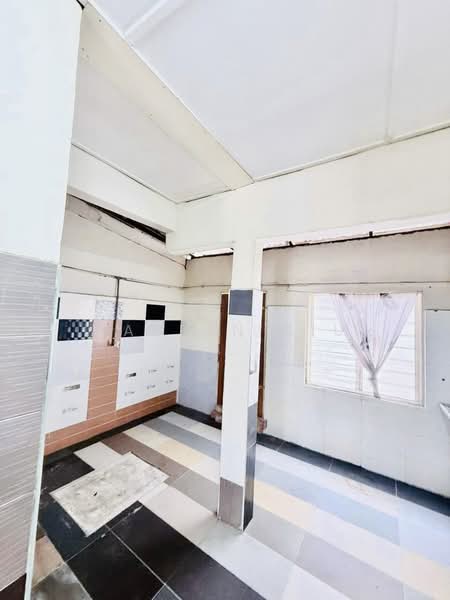 2-storey Terraced House for Sale in Taman Nora (Ulu Tiram) - Darren Siu - Kitchen - PropertyGuru.com.my