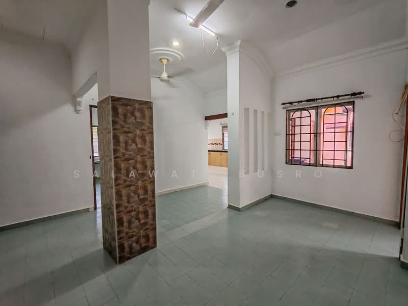 1.5-storey Terraced House for Sale in Seksyen 28, Taman Alam Megah (Shah Alam) - Salawati Busro - Living Room - PropertyGuru.com.my