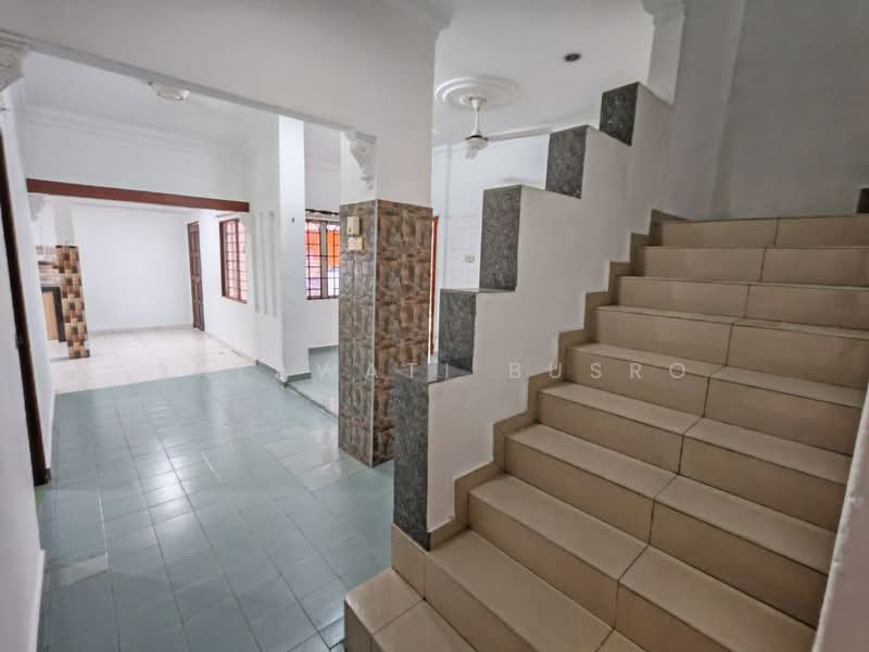 1.5-storey Terraced House for Sale in Seksyen 28, Taman Alam Megah (Shah Alam) - Salawati Busro - Interior - PropertyGuru.com.my