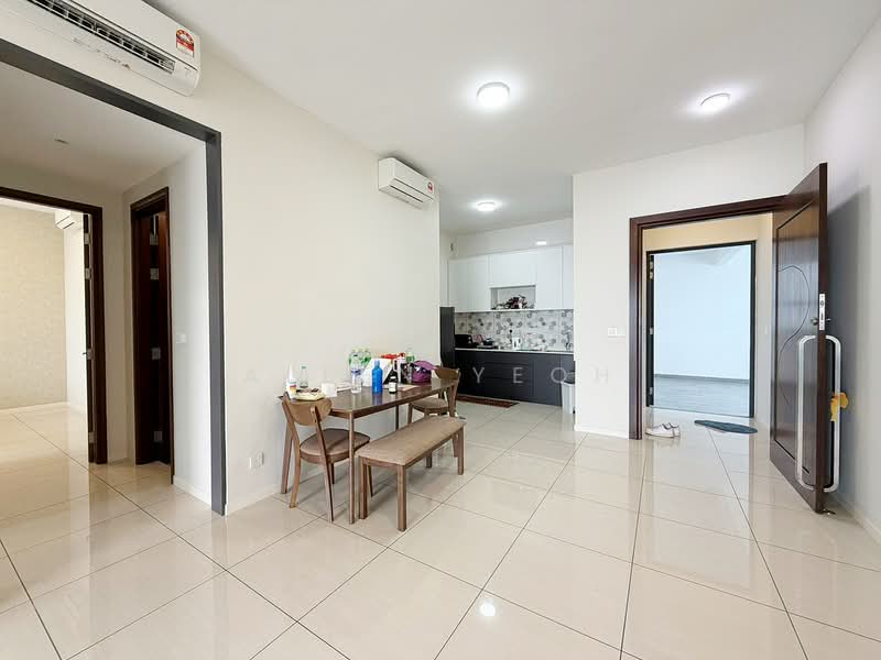 Condominium for Sale at Queens Residences Q2 @ Queens Waterfront - Allen Yeoh - Living Room - PropertyGuru.com.my