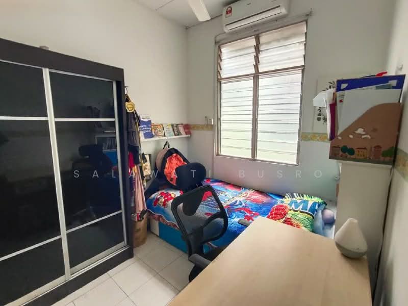 1-storey Terraced House for Sale in Bandar Saujana Putra (Tanjong Duabelas) - Salawati Busro - Bedroom - PropertyGuru.com.my