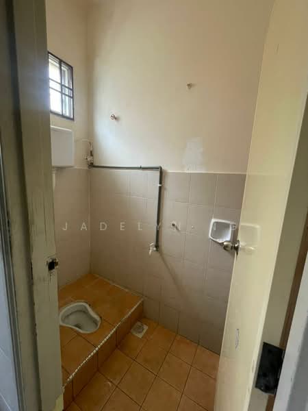 2-storey Terraced House for Rent in Bandar Putra (Kulai) - Jadelyn Ng - Bathroom - PropertyGuru.com.my