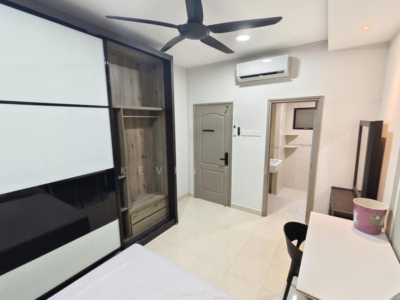 Kondominium untuk Disewa di Pelangi Utama - Kevin Tan - Bedroom - PropertyGuru.com.my