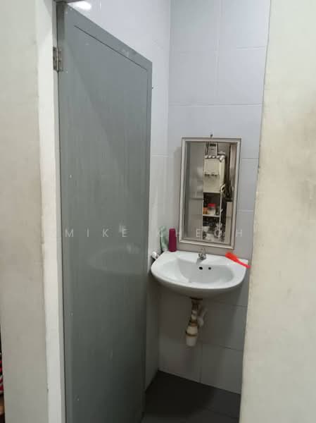 Flat for Sale at Taman Greenfield - Mike Kheoh - Bathroom - PropertyGuru.com.my