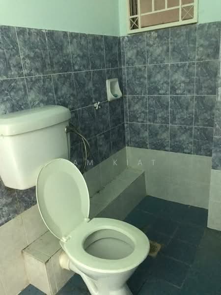 Apartment for Rent at Pangsapuri Jati 2 - SAM KIAT - Bathroom - PropertyGuru.com.my