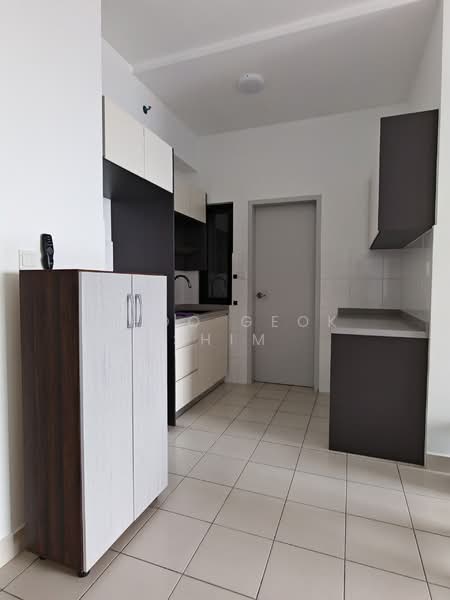 The Amber Residence @ TwentyFive.7 untuk Untuk Disewa - RM 1,400 /bulan, Mac 2026 - Kitchen - PropertyGuru.com.my