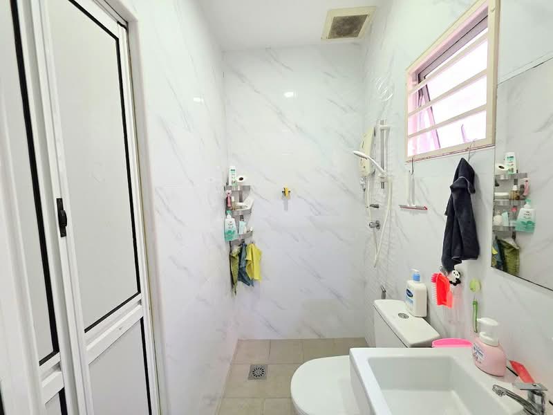 FULLY RENOVATED Double Storey Terrace Seksyen 23 Shah Alam untuk Untuk Dijual - RM 699,000, Feb 2026 - Bathroom - PropertyGuru.com.my