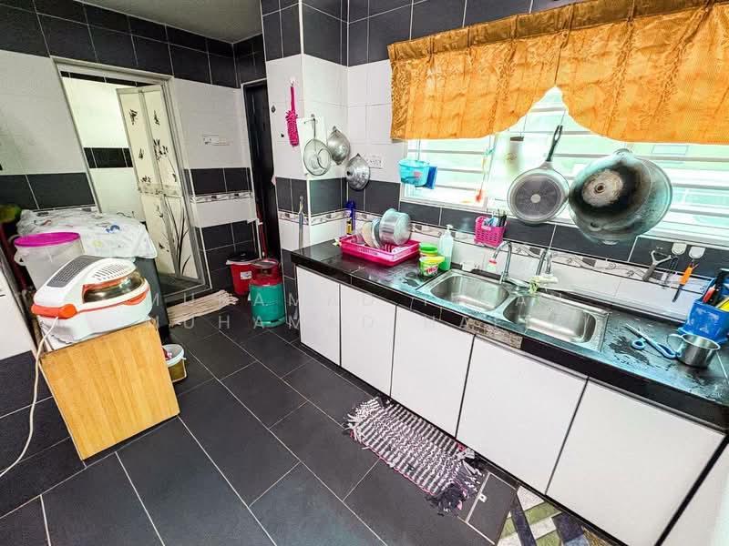 Seksyen 27 @ Shah Alam untuk Untuk Dijual - RM 725,000, Feb 2026 - Kitchen - PropertyGuru.com.my