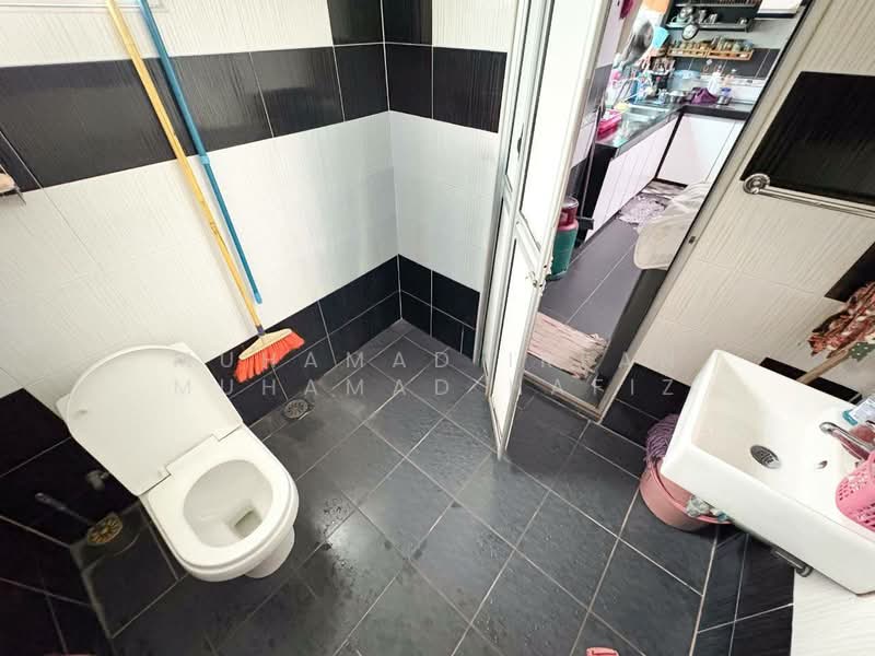 Seksyen 27 @ Shah Alam untuk Untuk Dijual - RM 725,000, Feb 2026 - Bathroom - PropertyGuru.com.my