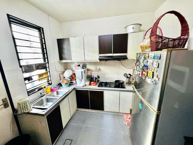 2-storey Terraced House for Sale in Denai Alam (Shah Alam) - Mohd Zakri Mohd Zamberi - Kitchen - PropertyGuru.com.my