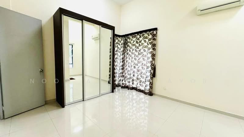 Bungalow for Sale in Taman Melawati (Ulu Kelang) - Noor Aini Bt Ayob - Bedroom - PropertyGuru.com.my