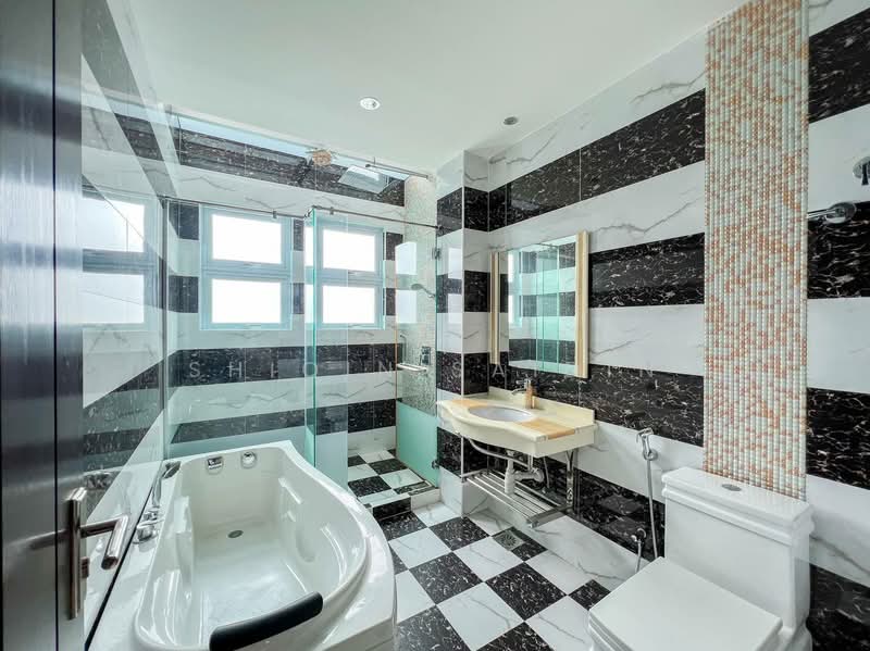 Bungalow for Sale in Seri Kembangan (Selangor) - Shiqin Saidin - Bathroom - PropertyGuru.com.my
