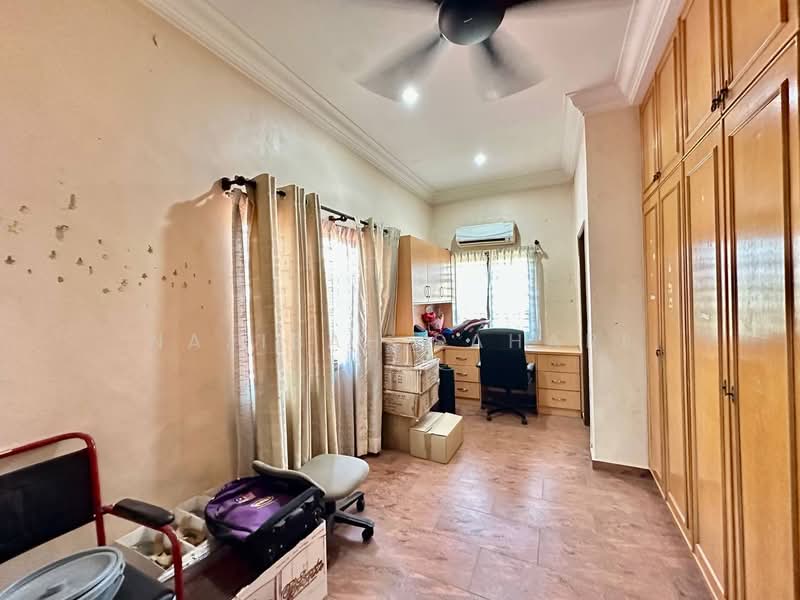 Bungalow for Sale in Kampung Tunku (Petaling Jaya) - Najibah Sahari - Study - PropertyGuru.com.my