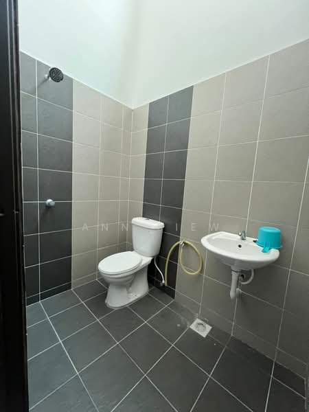1-storey Terraced House for Sale in Halaman Pengkalan Sentosa (Lahat) - Ann Siew - Bathroom - PropertyGuru.com.my