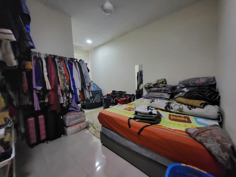 2-storey Terraced House for Sale in Taman Kundang Jaya (Rawang) - Elwin Mah - Bedroom - PropertyGuru.com.my