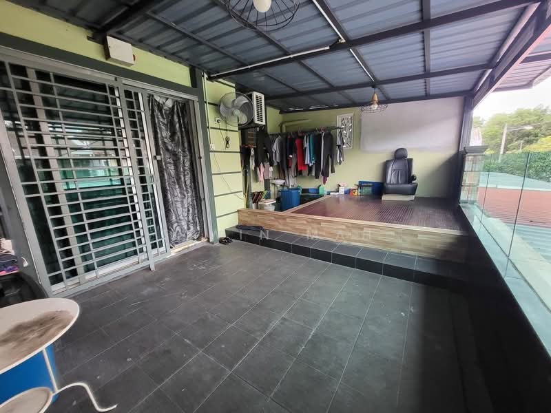 2-storey Terraced House for Sale in Taman Kundang Jaya (Rawang) - Elwin Mah - Balcony - PropertyGuru.com.my
