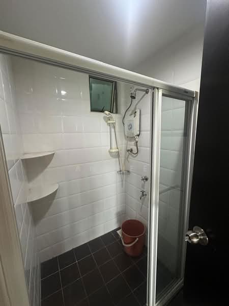 Apartment for Rent at Molek Pine 2 - Ah Bee - Bathroom - PropertyGuru.com.my