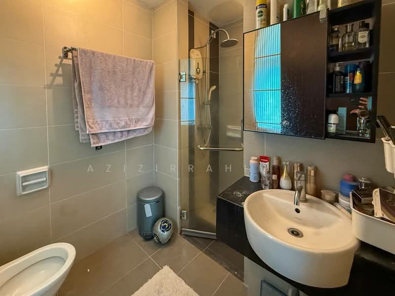 Condominium for Sale at Gardenview Residences - Azizirrahim . - Bathroom - PropertyGuru.com.my