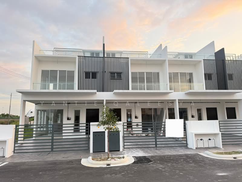 3-storey Terraced House for Sale in Sepang (Selangor) - Yantie Qaleesya - Exterior - PropertyGuru.com.my