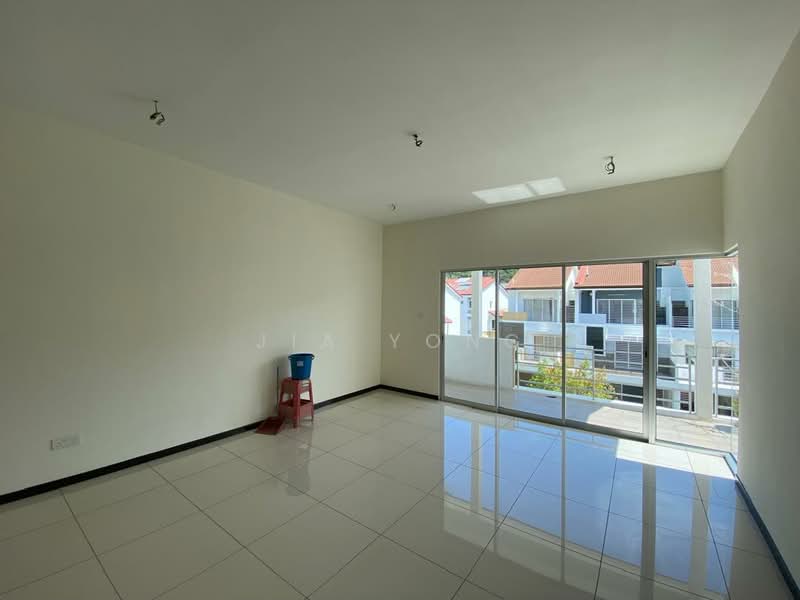 3-storey Terraced House for Sale in Batu Maung (Penang) - Jia Yong - Living Room - PropertyGuru.com.my