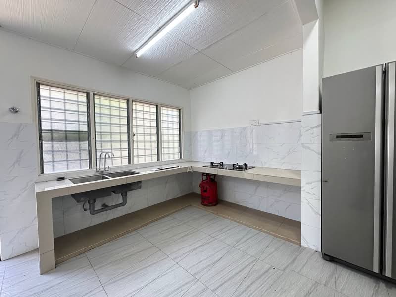 2-storey Terraced House for Rent in Seputeh (Kuala Lumpur) - Adly Azamin - Kitchen - PropertyGuru.com.my