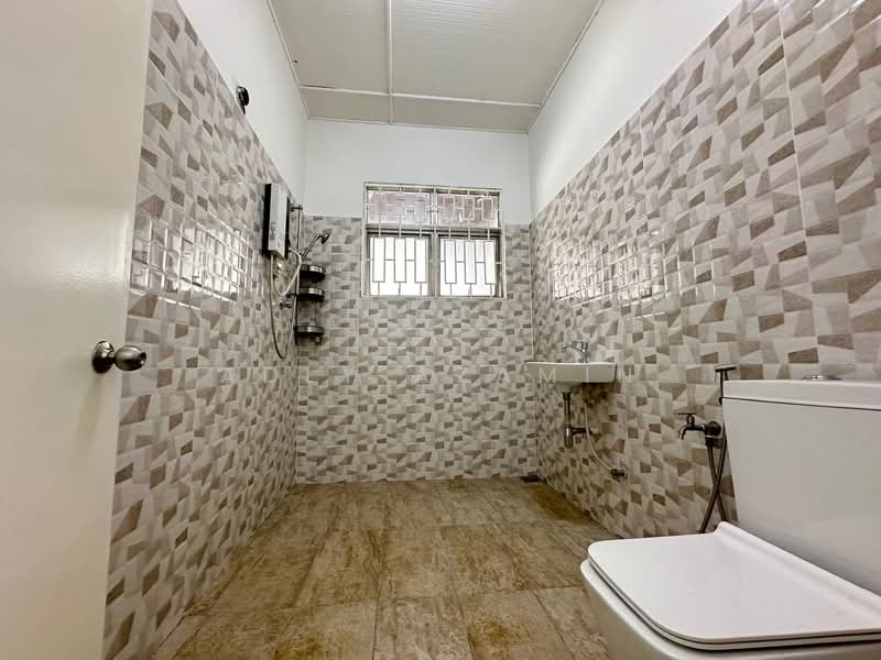 2-storey Terraced House for Rent in Seputeh (Kuala Lumpur) - Adly Azamin - Bathroom - PropertyGuru.com.my