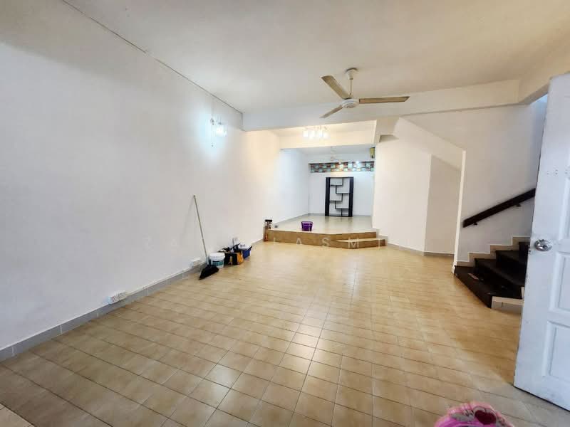 2-storey Terraced House for Sale in Taman TAR (Tun Abdul Razak) (Ampang) - Zaty Jasmin - Living Room - PropertyGuru.com.my