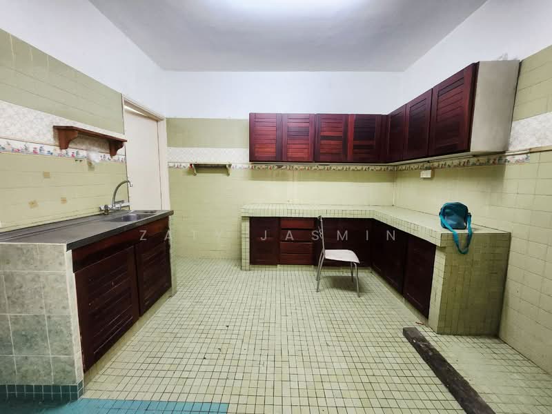 2-storey Terraced House for Sale in Taman TAR (Tun Abdul Razak) (Ampang) - Zaty Jasmin - Kitchen - PropertyGuru.com.my