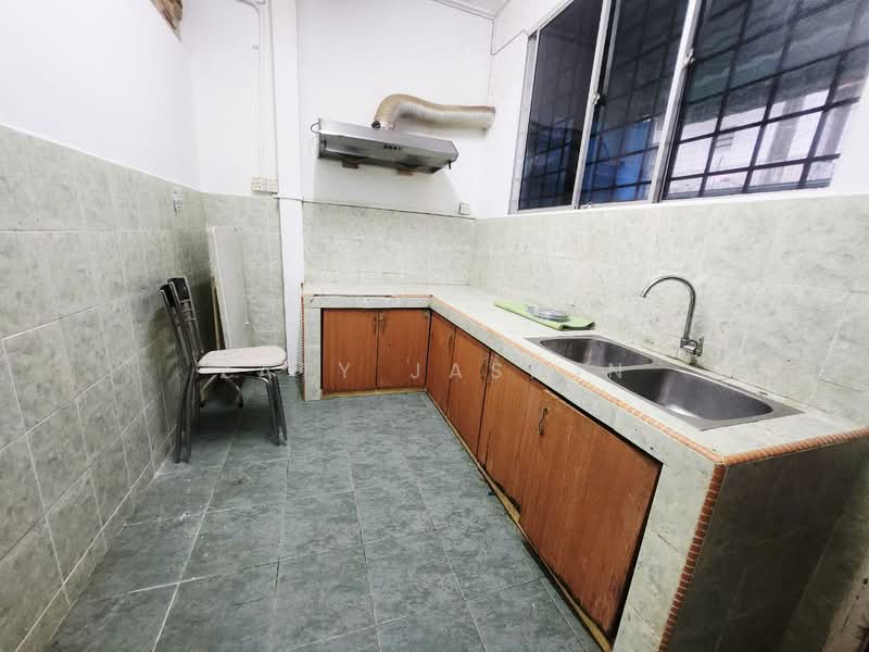 2-storey Terraced House for Sale in Taman TAR (Tun Abdul Razak) (Ampang) - Zaty Jasmin - Kitchen - PropertyGuru.com.my
