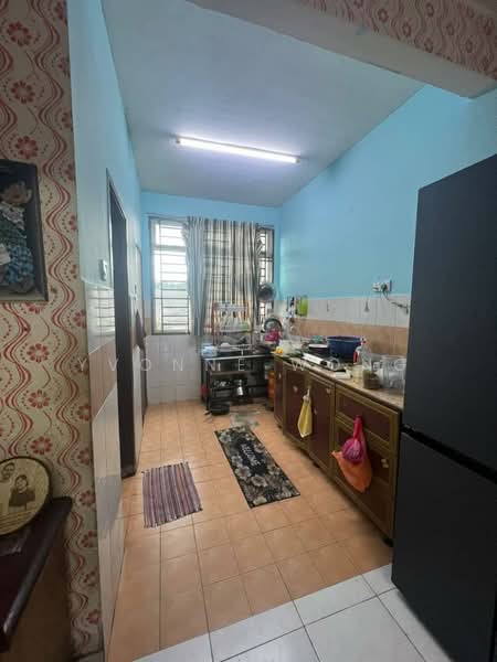 2-storey Terraced House for Sale in Taman Bestari Indah (Ulu Tiram) - Yvonne Wong - Kitchen - PropertyGuru.com.my