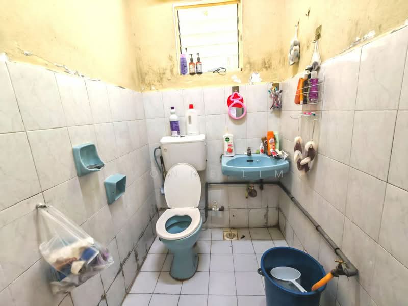 Apartment for Sale at Lily & Jasmine Apartment - Yvonne Lim - Bathroom - PropertyGuru.com.my
