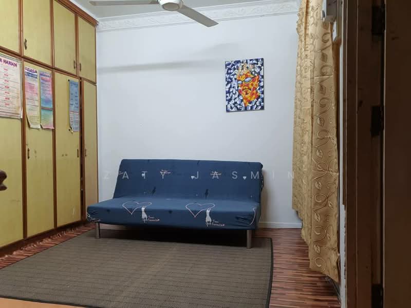 2-storey Terraced House for Sale in Taman Melawati (Ulu Kelang) - Zaty Jasmin - Living Room - PropertyGuru.com.my