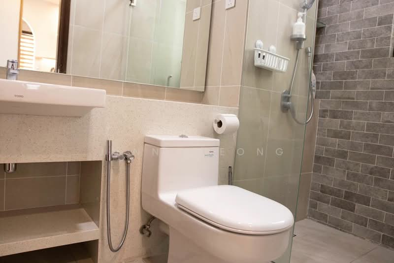 Queens Residences Q2 @ Queens Waterfront untuk Untuk Disewa - RM 4,500 /bulan, Feb 2026 - Bathroom - PropertyGuru.com.my