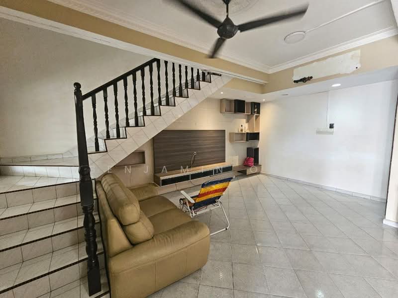 Rumah Teres 2 Tingkat untuk Dijual di Taman Johor Jaya (Johor Bahru) - Benjamin Ong - Living Room - PropertyGuru.com.my