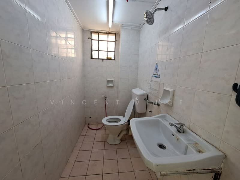 Apartment for Sale at Pangsapuri Lotus (Teratai) - Vincent Vince - Bathroom - PropertyGuru.com.my